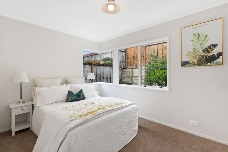 Photo of property in 54 Hillwell Drive, Henderson, Auckland, 0612