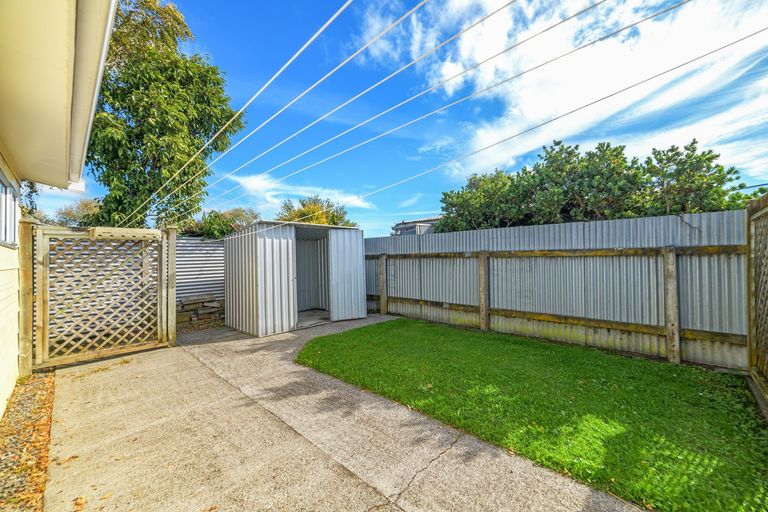Photo of property in 18 Acacia Street, Kelvin Grove, Palmerston North, 4414