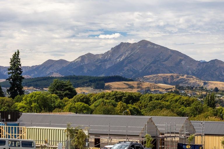 Photo of property in 4 Glenbrook Lane, Wanaka, 9305