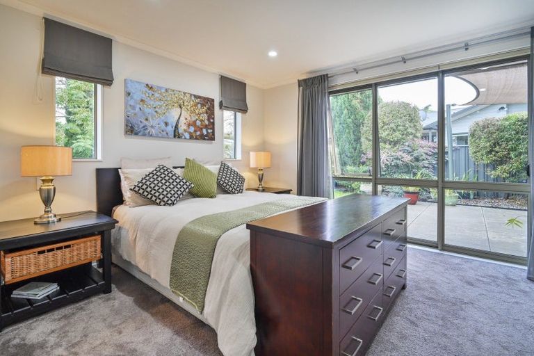 Photo of property in 95 Ferry Road, Clive, 4102