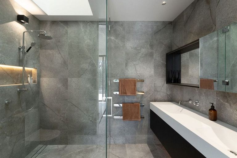 Photo of property in 30b Pitau Road, Mount Maunganui, 3116