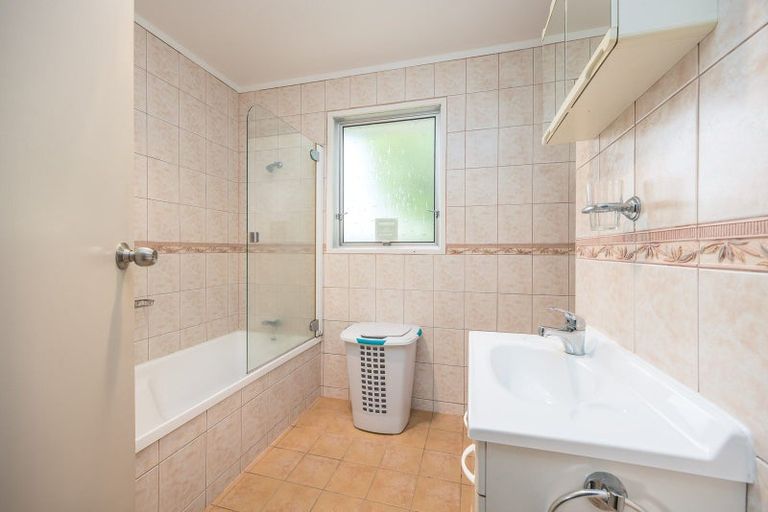 Photo of property in 2/10 Raewyn Place, Pakuranga, Auckland, 2010