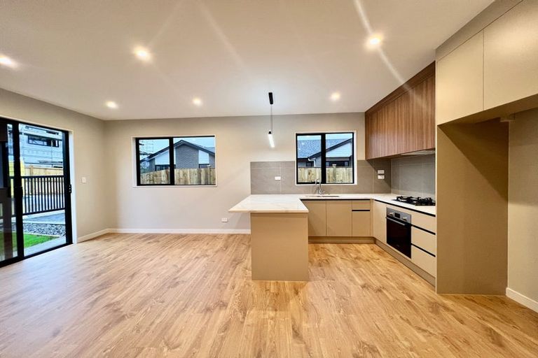 Photo of property in 16 Kiokio Place, Swanson, Auckland, 0614