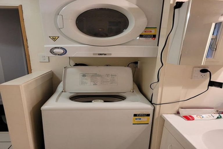 Photo of property in Parkland Flats, 18/51u Adams Terrace, Kelburn, Wellington, 6021