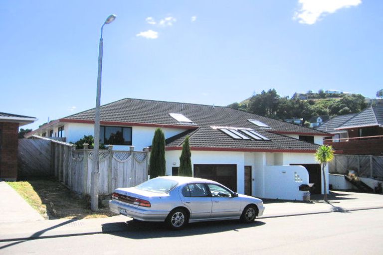 Photo of property in 2b Bay Lair Grove, Island Bay, Wellington, 6023