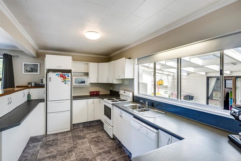 Photo of property in 6 Jarvis Place, Taradale, Napier, 4112