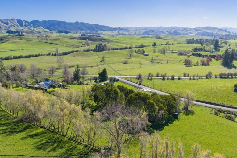 Photo of property in 12 Homewood Road, Waipawa, 4277