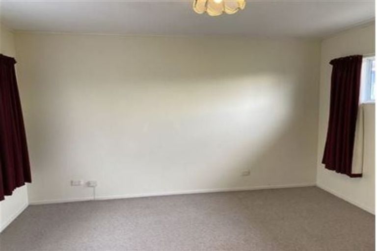 Photo of property in 85a Seaview Road, Glenfield, Auckland, 0629