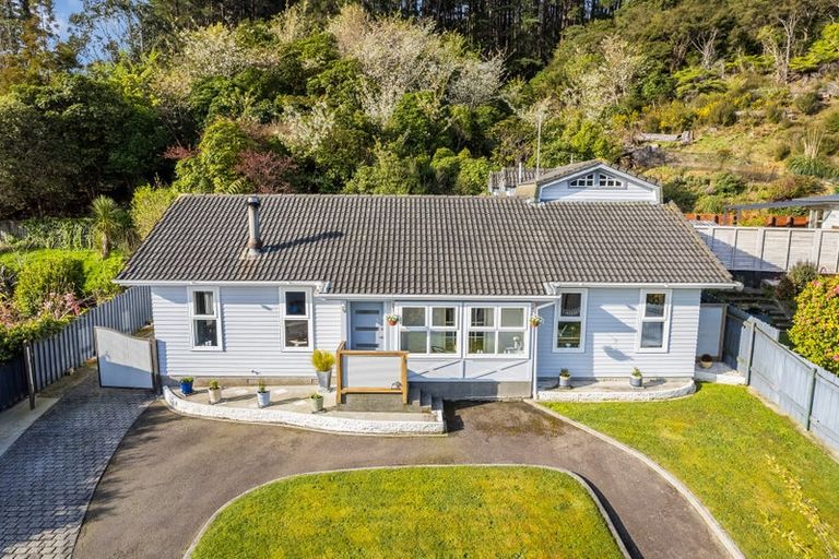 Photo of property in 19 Mimihau Grove, Wainuiomata, Lower Hutt, 5014