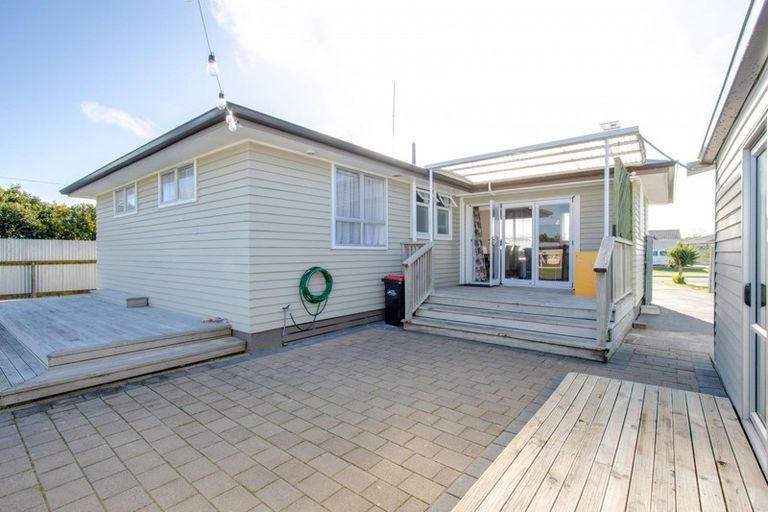 Photo of property in 8 Curling Crescent, Onekawa, Napier, 4110