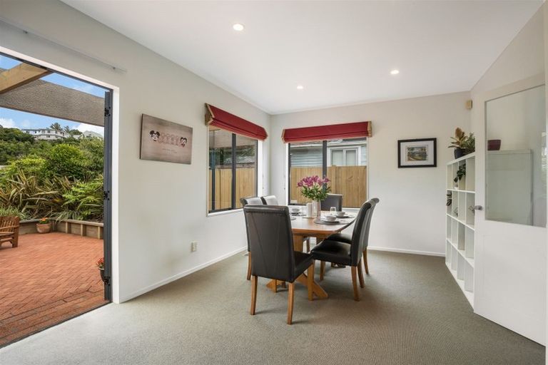 Photo of property in 5 Clifford Road, Johnsonville, Wellington, 6037