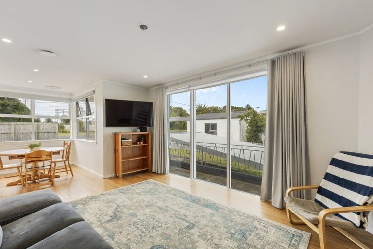 Photo of property in 15 Tarahua Road, Vogeltown, New Plymouth, 4310