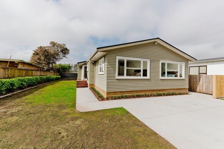 Photo of property in 51 Cambridge Road, Riverhead, 0820