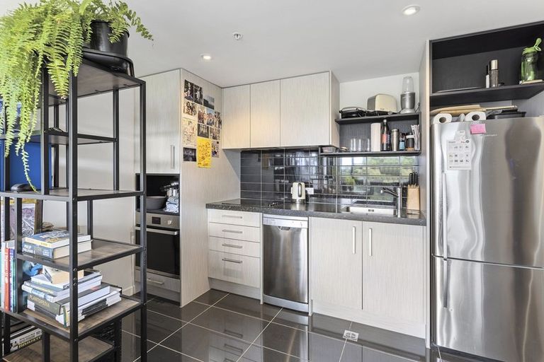 Photo of property in Nouvo Apartments, 4c/21 Rugby Street, Mount Cook, Wellington, 6021