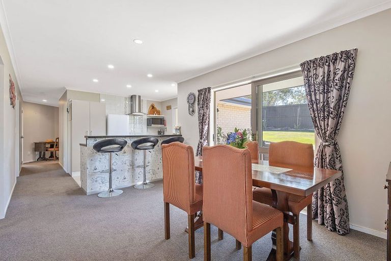 Photo of property in 18 Mcdougal Place, Kaiapoi, 7630