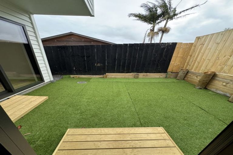 Photo of property in 12 Mcquarrie Avenue, Wattle Downs, Auckland, 2103