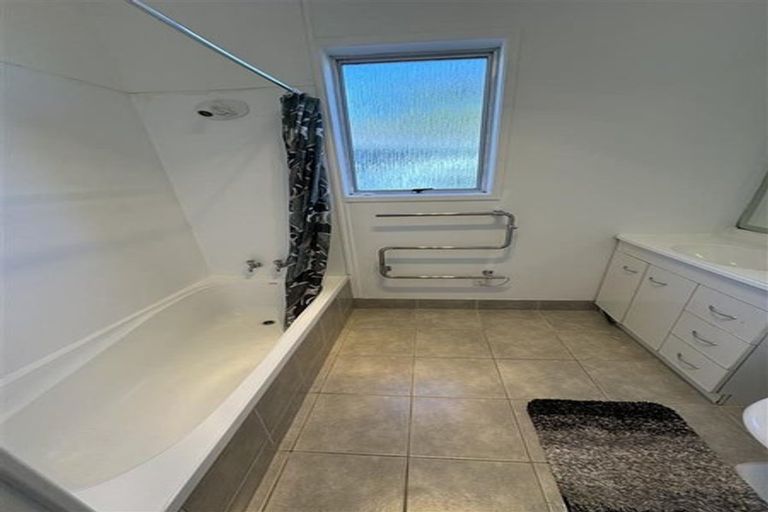 Photo of property in 36 Reelick Avenue, Pakuranga Heights, Auckland, 2010