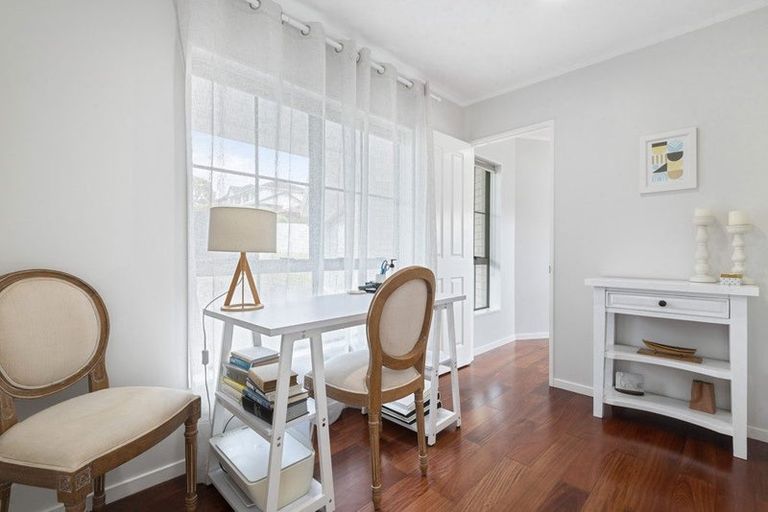 Photo of property in 44 Ravenstone Place, Chatswood, Auckland, 0626