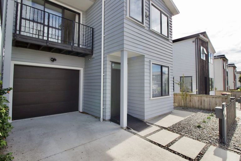 Photo of property in 20 Greenfinch Road, Hobsonville, Auckland, 0616