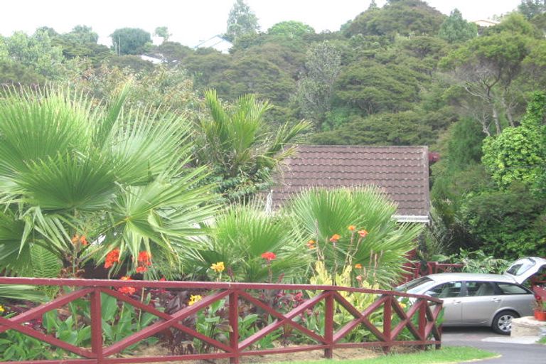 Photo of property in 74 Roberts Road, Glenfield, Auckland, 0629