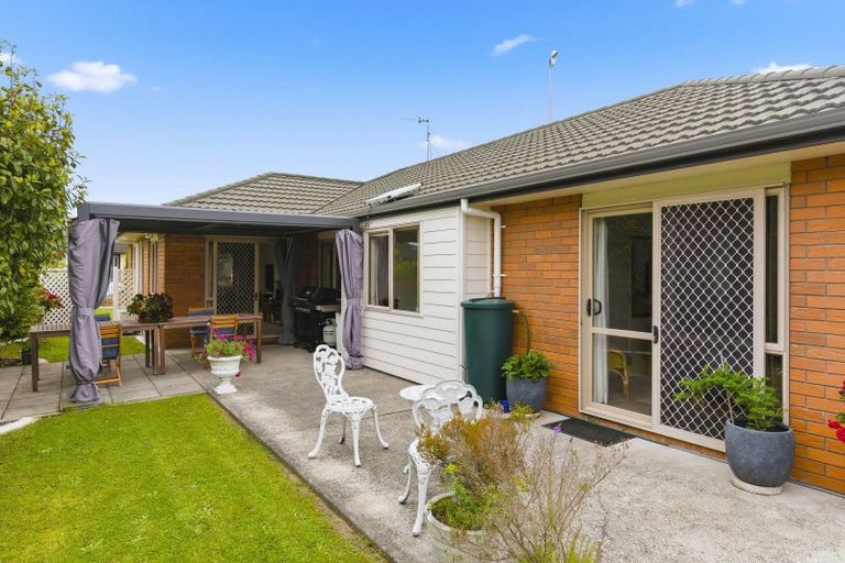 Photo of property in 63 Weraroa Road, Levin, 5510