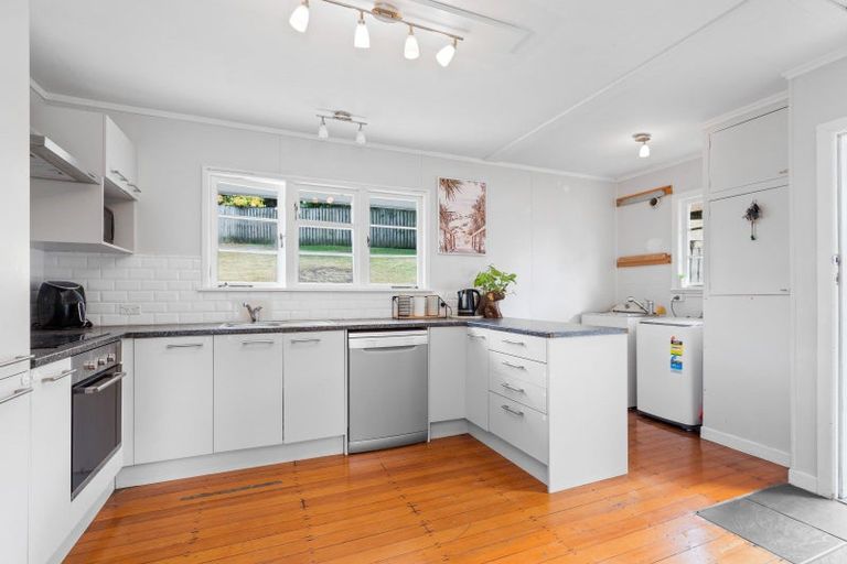 Photo of property in 35 Ogle Crescent, Te Kamo, Whangarei, 0112