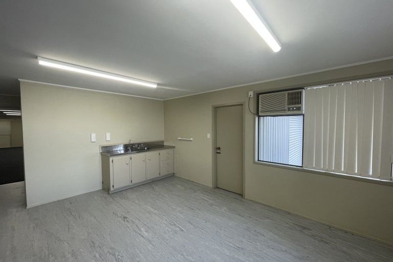 Photo of property in 83 Springs Road, Hornby, Christchurch, 8042