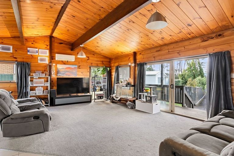 Photo of property in 56 Makora Road, Massey, Auckland, 0614