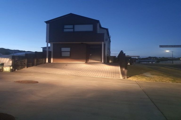 Photo of property in 2 Mata Lane, Stanmore Bay, Whangaparaoa, 0932