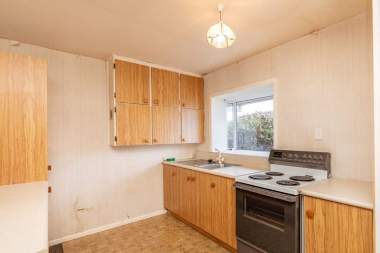 Photo of property in 406 Main North Road, Redwood, Christchurch, 8051