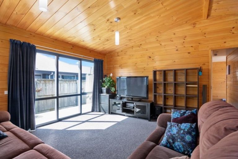 Photo of property in 18 Curtis Street, Stoke, Nelson, 7011