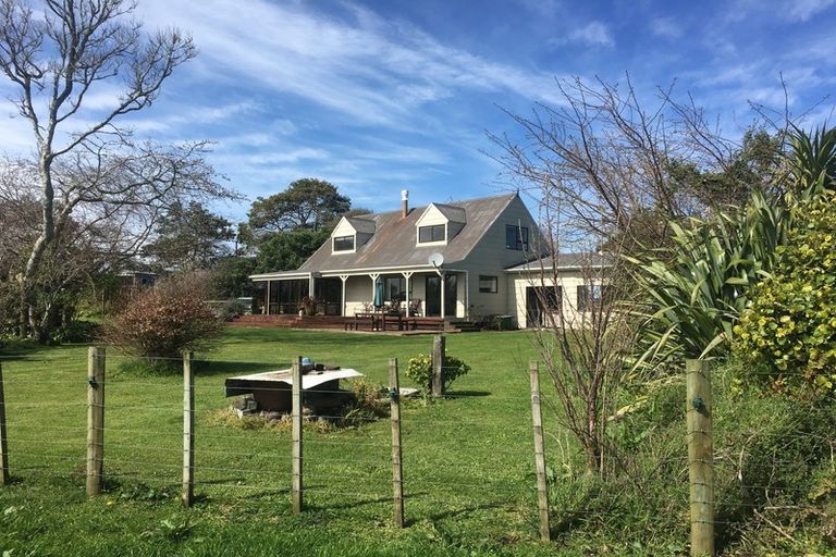 Photo of property in 557 Inland Road North, Onaero, Waitara, 4383