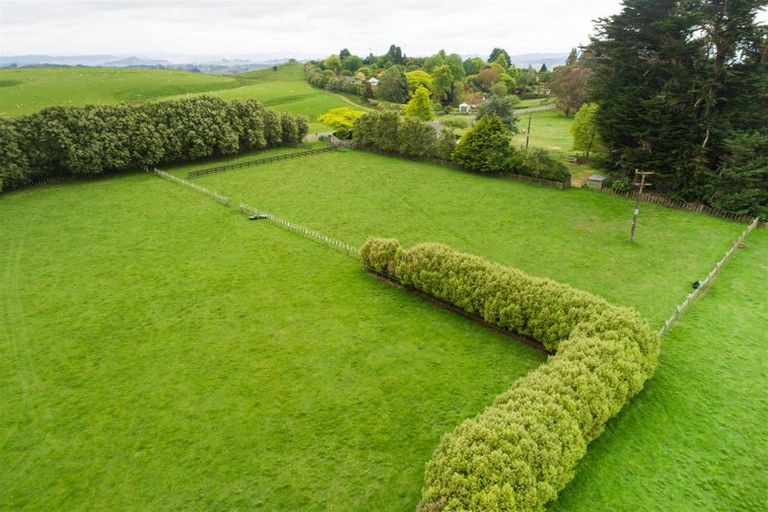 Photo of property in 375 Rangatira Road, Hunterville, 4786