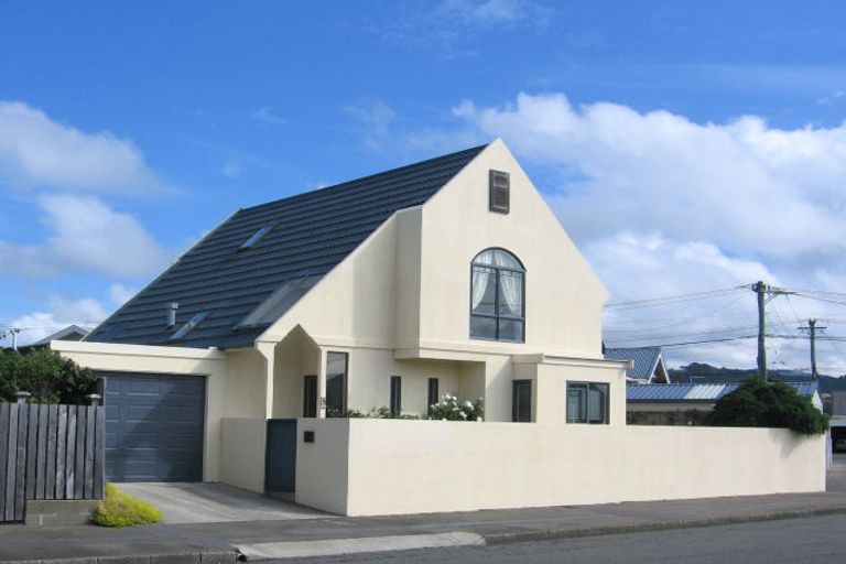 Photo of property in 25 Liverpool Street, Miramar, Wellington, 6022