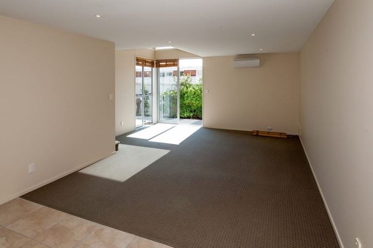 Photo of property in 2/1010 Colombo Street, St Albans, Christchurch, 8014