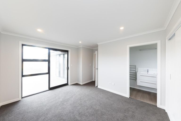 Photo of property in 17 Winchester Street, Levin, 5510