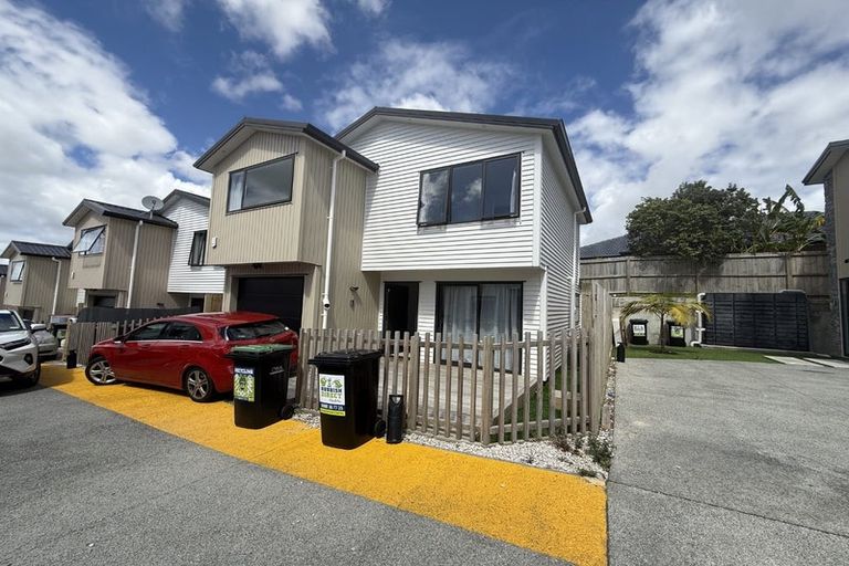 Photo of property in 7/116 Colwill Road, Massey, Auckland, 0614
