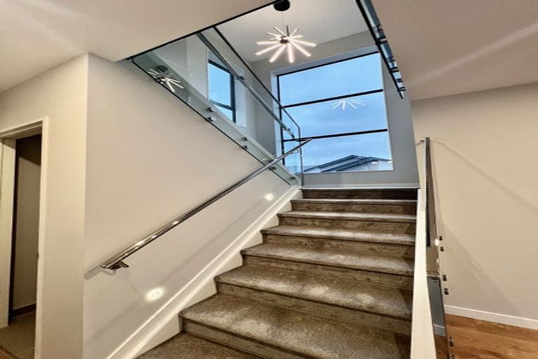 Photo of property in 16 Kiokio Place, Swanson, Auckland, 0614