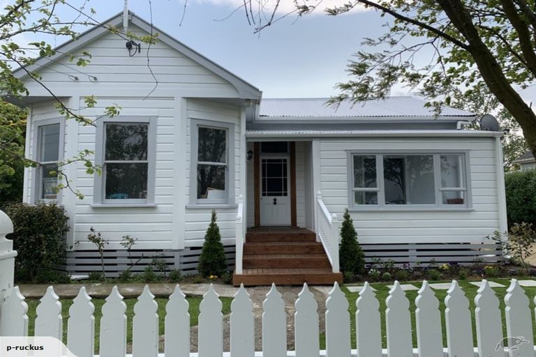 Photo of property in 17 Miranda Street, Stratford, 4332