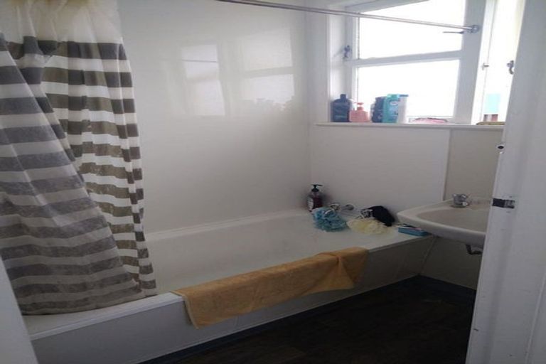 Photo of property in 26-28 Matipo Street, Castlecliff, Whanganui, 4501