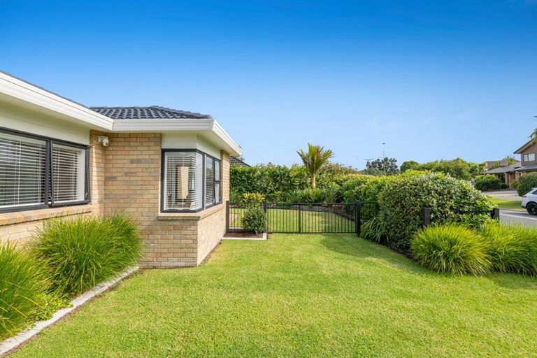 Photo of property in 75 Maygrove Drive, Orewa, 0931
