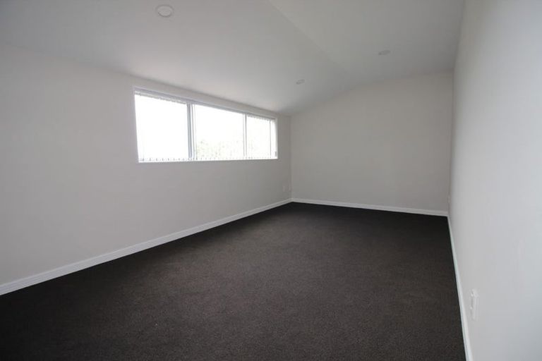 Photo of property in 4 Kearney Place, Massey, Auckland, 0614