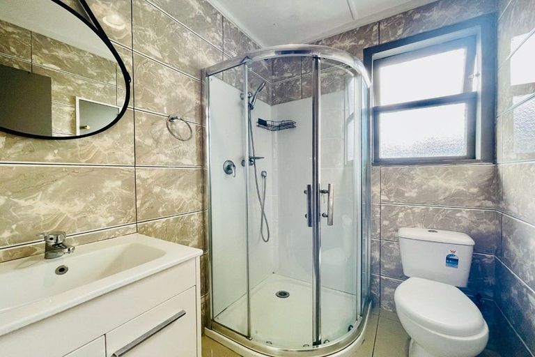 Photo of property in 1/72 Great South Road, Manurewa, Auckland, 2102