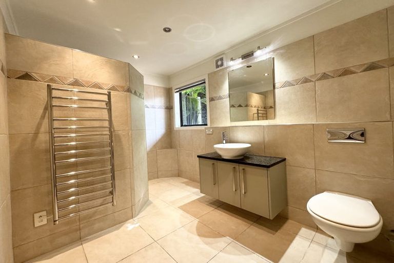 Photo of property in 71 James Paige Lane, Riverhead, Albany, 0793