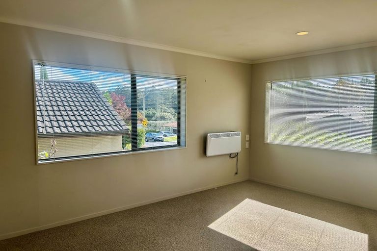 Photo of property in 16 Pitoitoi Avenue, Greenhithe, Auckland, 0632