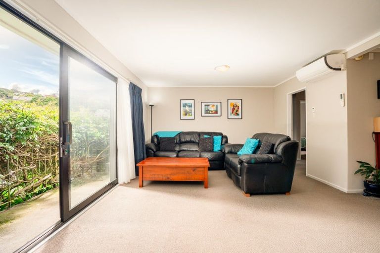 Photo of property in 12 Makatote Grove, Churton Park, Wellington, 6037