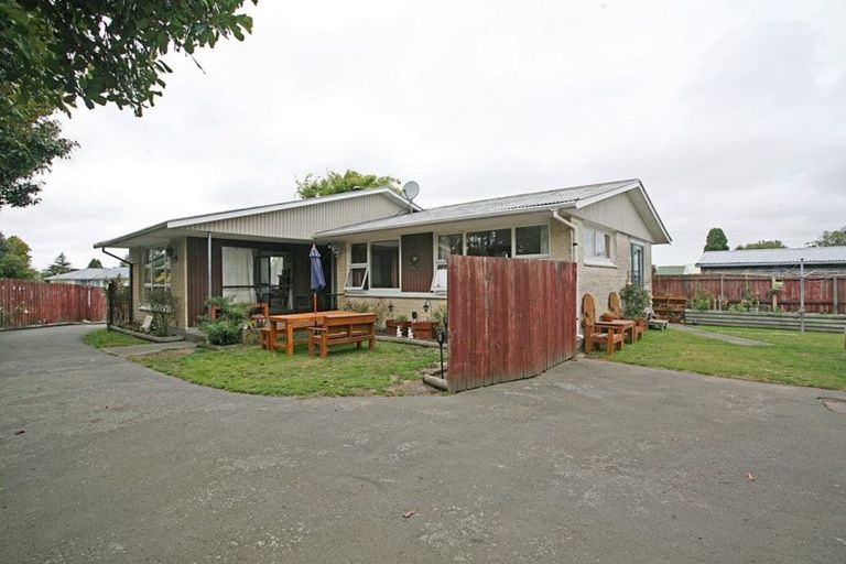 Photo of property in 15 Dunluce Place, Hornby, Christchurch, 8042