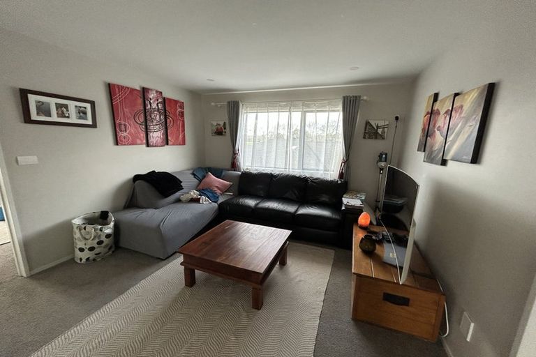 Photo of property in 4 St Claire Road, Silverdale, 0932