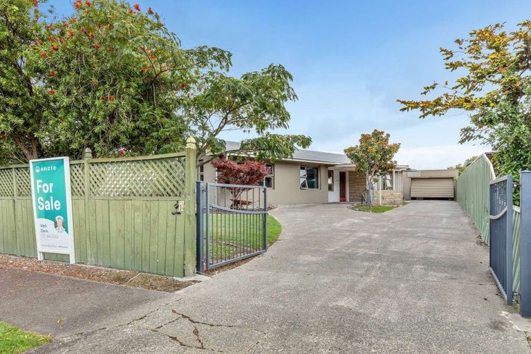 Photo of property in 34 John F Kennedy Drive, Milson, Palmerston North, 4414