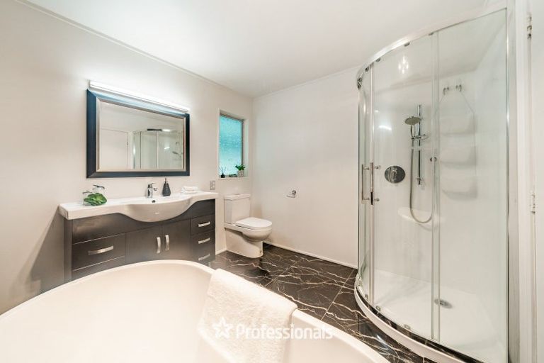 Photo of property in 6 Swadel Way, Karori, Wellington, 6012